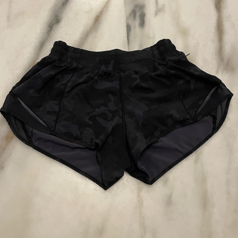 Lululemon Hotty-Hot 2.5 inch Shorts